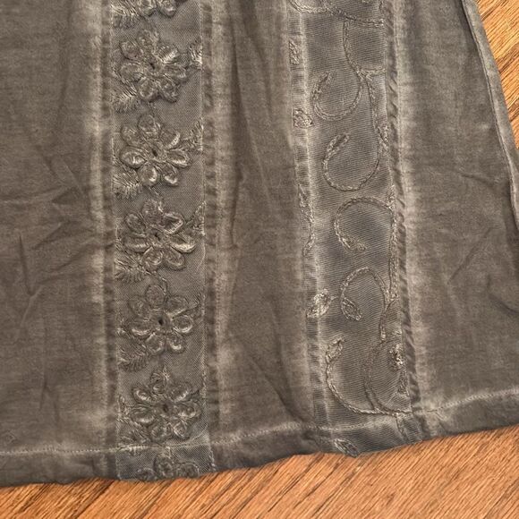 NWOT Parsley and Sage size medium olive green shirt, very beautiful and soft - Picture 2 of 9